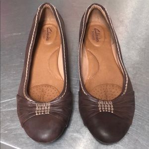 Size 9 Clarks Flats
